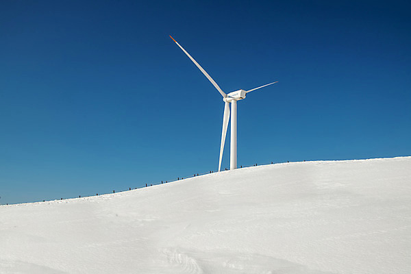 포토 JPG 주간 계절 겨울 사람없음 야외 파란색 설원 흰색 눈 풍력에너지 강원도 강릉 대관령 겨울풍경 국내포토 자연요소 컬러 날씨 한국 눈_날씨 풍경 그린에너지 파일형식