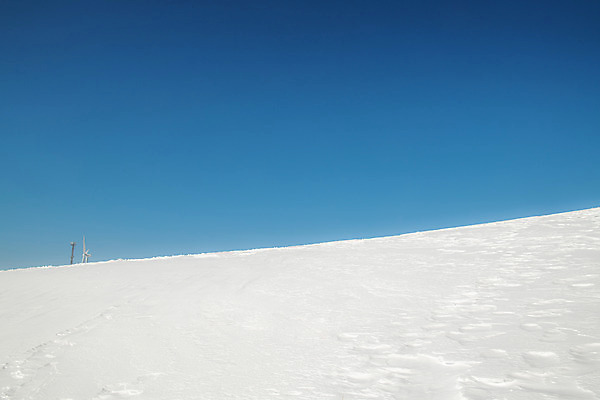 포토 JPG 주간 계절 겨울 사람없음 야외 파란색 설원 흰색 눈 언덕 강원도 강릉 대관령 겨울풍경 국내포토 자연요소 컬러 날씨 한국 눈_날씨 풍경 파일형식