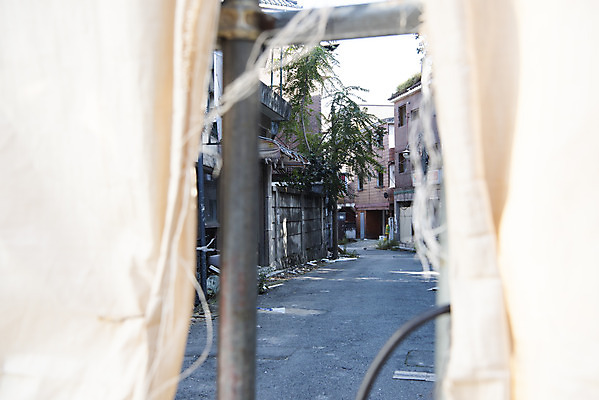 포토 JPG 주간 건축 사람없음 야외 도시 폐허 주택가 리모델링 재개발 주택공사현장 국내포토 자연요소 건설현장 파일형식