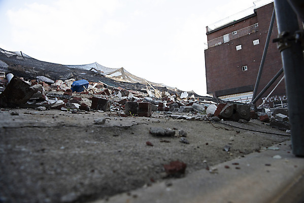 포토 JPG 주간 건축 주택 사람없음 야외 도시 폐허 리모델링 재개발 주택공사현장 국내포토 자연요소 건물 건설현장 파일형식