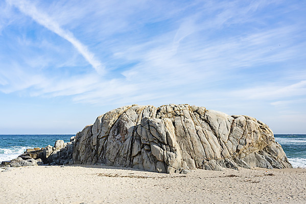 포토 JPG 주간 구름 파도 바다 여행 겨울 자연 하늘 한국 풍경 해변 사람없음 야외 관광지 모래사장 돌_바위 해수욕장 강원도 강릉 국내여행 국내포토 자연요소 계절 아시아 생태계 파일형식