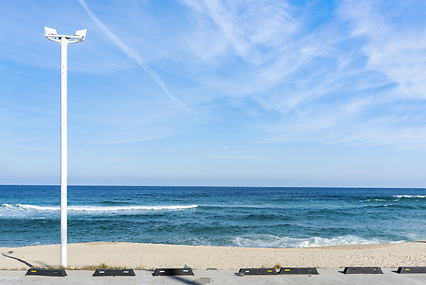 포토 JPG 주간 도로 바다 여행 겨울 가로등 자연 한국 풍경 해변 사람없음 야외 관광지 모래사장 주차 해수욕장 강원도 주차장 강릉 국내여행 국내포토 자연요소 계절 공공시설 아시아 길 교통시설 생태계 파일형식