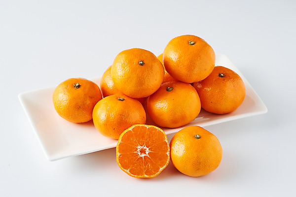 포토 JPG 스튜디오촬영 접시 음식 과일 식재료 디저트 귤 실내 사람없음 흰배경 제철과일 국내포토 식기 백그라운드 내부 흰색 제철 파일형식