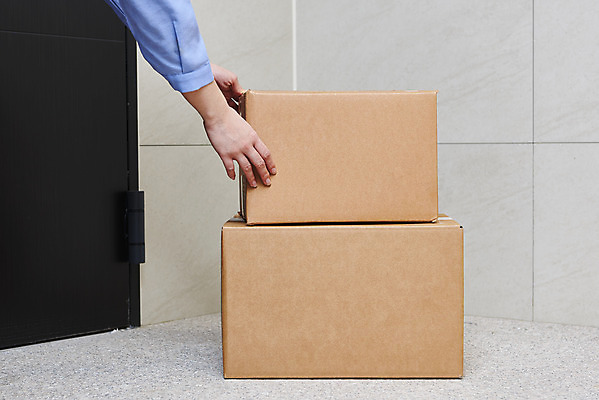 포토 JPG 손 여자 식재료 모바일 실내 한명 사람 20대 성인 옆모습 신체부위 상자 쌓기 한국인 잡기 택배 현관문 온라인쇼핑 모바일쇼핑 택배상자 성인여자한명만 새벽배송 비대면서비스 밀키트 국내포토 1 뷰포인트 모션 동양인 청년 내부 쇼핑 문 운송업 배송 서비스 온라인 여자한명만 성인여자만 파일형식 언택트