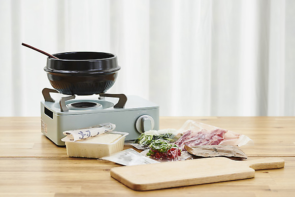 포토 JPG 음식 식재료 포장 고추 모바일 실내 요리 사람없음 주방 버섯 양념 된장 버너 된장찌개 뚝배기 준비 두부 온라인쇼핑 모바일쇼핑 애호박 나무도마 차돌박이 밀키트 국내포토 한식 채소 호박 도마 육류 내부 목재 쇼핑 찌개 온라인 파일형식