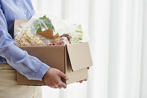 포토 JPG 여자 음식 식재료 포장 모바일 실내 한명 들기 사람 상반신 20대 성인 옆모습 주방 버섯 한국인 소고기 양념 배추 청경채 온라인쇼핑 모바일쇼핑 택배상자 성인여자한명만 밀푀유나베 새벽배송 밀키트 국내포토 1 뷰포인트 채소 모션 육류 동양인 청년 내부 쇼핑 상자 배송 택배 온라인 나베 여자한명만 성인여자만 파일형식