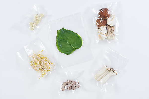 포토 JPG 스튜디오촬영 음식 식재료 실내 마늘 사람없음 하이앵글 버섯 흰배경 깻잎 플랫레이 밀키트 국내포토 뷰포인트 백그라운드 채소 내부 흰색 플랫 파일형식