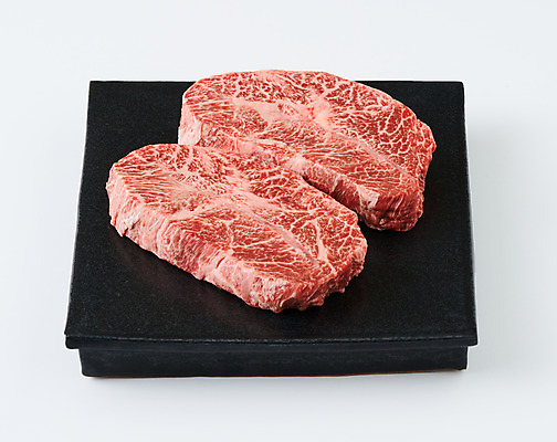 포토 JPG 스튜디오촬영 접시 음식 식재료 실내 생고기 육류 사람없음 소고기 흰배경 부위 부채살 국내포토 식기 백그라운드 내부 흰색 파일형식