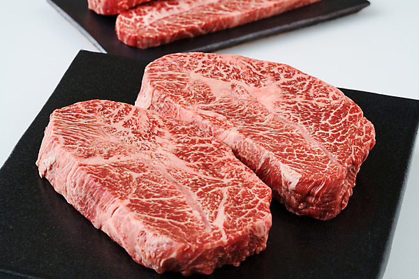 포토 JPG 스튜디오촬영 접시 음식 식재료 실내 생고기 육류 근접촬영 사람없음 소고기 흰배경 부위 부채살 국내포토 식기 뷰포인트 백그라운드 내부 흰색 파일형식