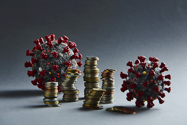 포토 JPG 스튜디오촬영 회색배경 그림자 사람없음 모형 전염 경제불황 동전탑 위기 코로나바이러스 포스트코로나 델타변이바이러스 국내포토 백그라운드 실내 경제 쌓기 동전 회색 바이러스 질병 사회이슈 감염 불황 파일형식
