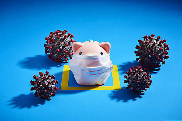 포토 JPG 스튜디오촬영 그림자 마스크 사람없음 모형 돼지저금통 보호 파란배경 안전선 코로나바이러스 사회적거리두기 포스트코로나 델타변이바이러스 위드코로나 국내포토 캠페인 백그라운드 컨셉 실내 파란색 저금통 바이러스 사회이슈 파일형식