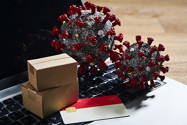 포토 JPG 스튜디오촬영 사람없음 노트북 모형 신용카드 택배 택배상자 코로나바이러스 비대면서비스 포스트코로나 델타변이바이러스 위드코로나 국내포토 실내 금융 전자제품 상자 운송업 바이러스 사회이슈 서비스 파일형식 언택트