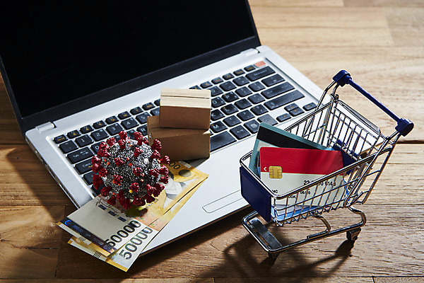 포토 JPG 스튜디오촬영 사람없음 노트북 모형 쇼핑카 신용카드 택배 오만원 택배상자 코로나바이러스 비대면서비스 포스트코로나 비대면쇼핑 델타변이바이러스 위드코로나 국내포토 지폐 실내 금융 전자제품 쇼핑 상자 카트 운송업 바이러스 사회이슈 서비스 파일형식 언택트