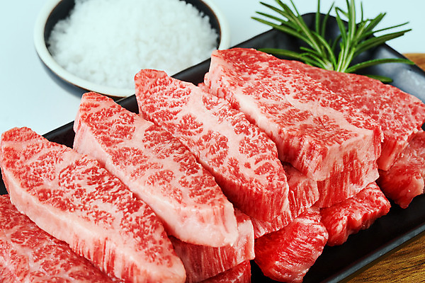 포토 JPG 스튜디오촬영 음식 식재료 실내 생고기 육류 근접촬영 사람없음 소고기 아스파라거스 소금 우삼겹 양지 국내포토 뷰포인트 채소 내부 파일형식