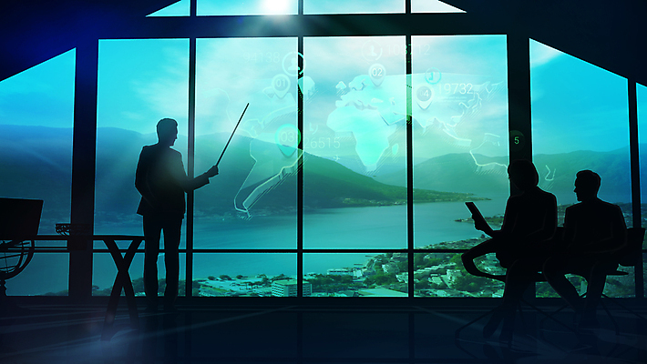 포토 JPG 해외이미지 전신 남자 실루엣 창문 들기 성인 세명 가리킴 비즈니스맨 발표 경영 프로젝트 홀로그램 성인남자만 해외202004 해외포토 비즈니스 모션 촬영기법 사람 손짓 직장인 남자만 성인만 파일형식