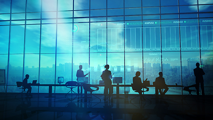 포토 JPG 해외이미지 여자 남자 실루엣 의자 회사 비즈니스 서기 앉기 여러명 성인 도시풍경 시장 책상 홀로그램 성인만 해외202004 해외포토 가구 다수 모션 촬영기법 사람 풍경 도시 파일형식