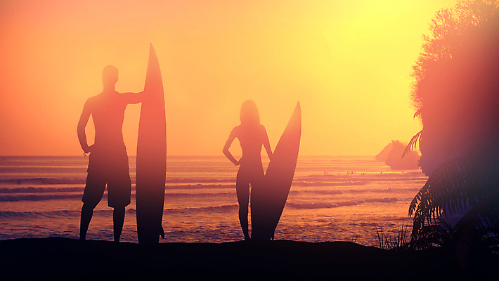 포토 JPG 해외이미지 나무 여자 남자 실루엣 바다 여행 하늘 휴가 함께함 사람 풍경 성인 두명 여름 일몰 서핑보드 서핑 저녁 휴양지 서퍼 성인만 해외포토 식물 계절 컨셉 운동선수 촬영기법 노을 장소 수상스포츠 보드_스포츠 야간 파일형식