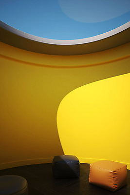 PSD 편집 편집이미지 의자 사람없음 인테리어 노란색 3D 회색 디지털합성 편집소스 2021년 트렌드컬러 얼티메이트그레이 일루미네이팅 편집3D 디자인 컬러 가구 연도 파일형식 트랜드컬러