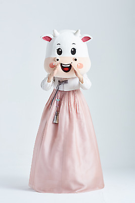 포토 JPG 스튜디오촬영 전신 여자 명절 40대 중년 새해 실내 한명 서기 성인 앞모습 설날 외침 한국인 소띠 소 한복 흰배경 소캐릭터 동물탈 인형탈 중년여자한명만 2021년 신축년 흰소 국내포토 1 한국전통 전통 기념일 뷰포인트 동물캐릭터 백그라운드 포유류 모션 사람 동양인 내부 소리 흰색 십이지신 전통의상 연도 탈 여자한명만 중년여자만 파일형식