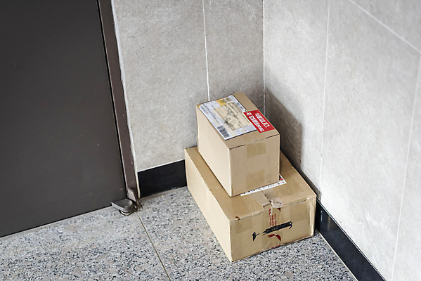 포토 JPG 주간 실내 사람없음 쌓기 배송 택배 현관문 택배상자 국내포토 자연요소 모션 내부 상자 문 운송업 파일형식