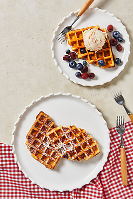 포토 JPG 스튜디오촬영 접시 포크 아이스크림 실내 사람없음 하이앵글 식탁보 블루베리 플랫레이 크로플 국내포토 식기 뷰포인트 과일 디저트 내부 플랫 파일형식