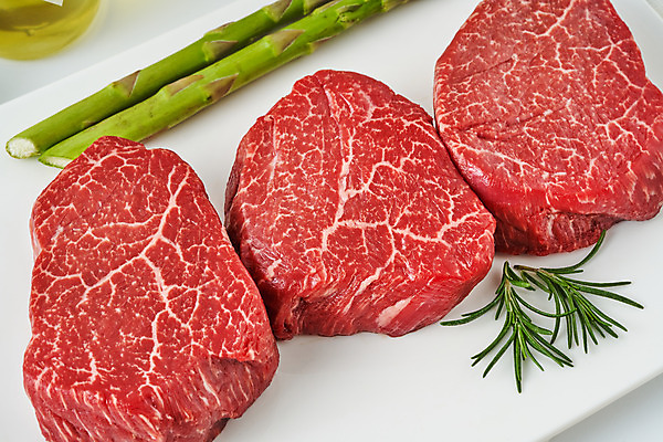 포토 JPG 스튜디오촬영 접시 음식 식재료 실내 생고기 육류 근접촬영 사람없음 소고기 허브 흰배경 아스파라거스 안심 국내포토 식물 식기 뷰포인트 백그라운드 채소 내부 흰색 파일형식