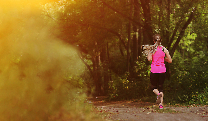 포토 JPG 해외이미지 주간 전신 백인 공원 여자 건강 한명 성인 야외 뒷모습 운동복 달리기 조깅 소프트포커스 숲 성인여자한명만 해외포토 자연요소 서양인 1 옷 공공시설 뷰포인트 모션 촬영기법 사람 운동 여자한명만 성인여자만 파일형식