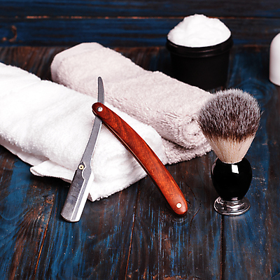 포토 JPG 해외이미지 실내 사람없음 수건 붓 클래식 오브젝트 복고 나무바닥 면도기 면도크림 해외포토 컨셉 바닥 내부 위생용품 파일형식