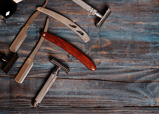 포토 JPG 해외이미지 실내 사람없음 하이앵글 클래식 오브젝트 복고 나무바닥 면도기 해외포토 뷰포인트 컨셉 바닥 내부 위생용품 파일형식