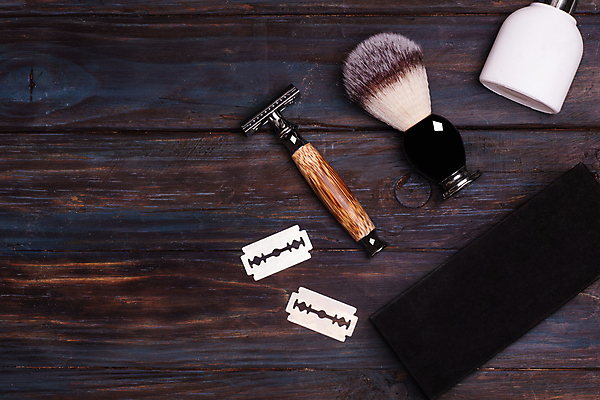 포토 JPG 해외이미지 실내 사람없음 하이앵글 붓 클래식 오브젝트 복고 나무바닥 면도기 면도칼 해외포토 뷰포인트 컨셉 바닥 내부 위생용품 면도 파일형식