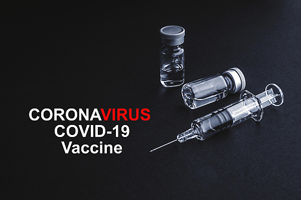 포토 JPG 해외이미지 검은배경 주사기 사람없음 백신 예방접종 코로나바이러스 델타변이바이러스 해외포토 백그라운드 의학 의료기기 검은색 바이러스 접종 파일형식