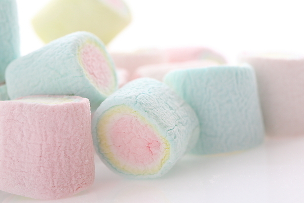 포토 JPG 해외이미지 디저트 근접촬영 사람없음 달콤 흰배경 마시멜로우 파스텔톤 해외포토 음식 뷰포인트 컬러 백그라운드 흰색 맛 파일형식