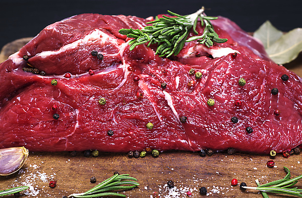 포토 JPG 해외이미지 식재료 실내 스테이크 근접촬영 사람없음 소고기 후추 로즈메리 월계수 해외포토 뷰포인트 서양음식 육류 내부 허브 향신료 파일형식