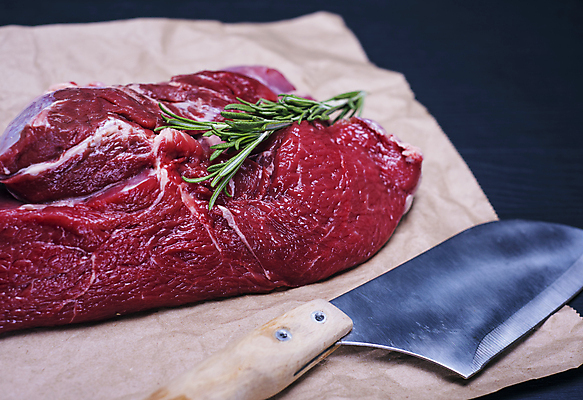 포토 JPG 해외이미지 종이 식재료 검은배경 실내 스테이크 사람없음 소고기 칼 로즈메리 해외포토 백그라운드 서양음식 육류 내부 검은색 허브 파일형식