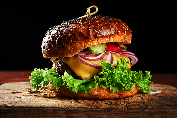 포토 JPG 해외이미지 음식 패스트푸드 사람없음 햄버거 나무도마 치즈버거 해외포토 도마 목재 인스턴트 파일형식