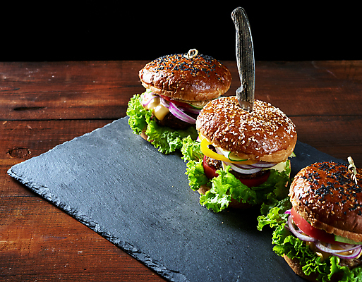 포토 JPG 해외이미지 음식 패스트푸드 사람없음 햄버거 칼 치즈버거 맛있는 해외포토 인스턴트 파일형식