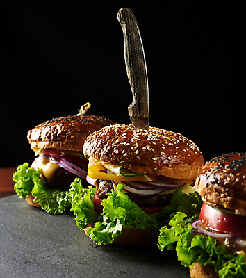 포토 JPG 해외이미지 음식 패스트푸드 사람없음 햄버거 칼 치즈버거 맛있는 해외포토 인스턴트 파일형식