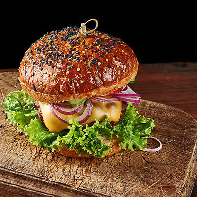 포토 JPG 해외이미지 음식 패스트푸드 사람없음 햄버거 나무도마 치즈버거 맛있는 해외포토 도마 목재 인스턴트 파일형식