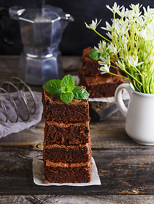 포토 JPG 해외이미지 빵 디저트 사람없음 쌓기 초코케이크 브라우니 맛있는 해외포토 음식 모션 케이크 파일형식