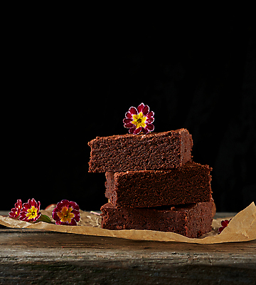 포토 JPG 해외이미지 빵 검은배경 디저트 사람없음 쌓기 초코케이크 브라우니 맛있는 해외포토 음식 백그라운드 모션 케이크 검은색 파일형식