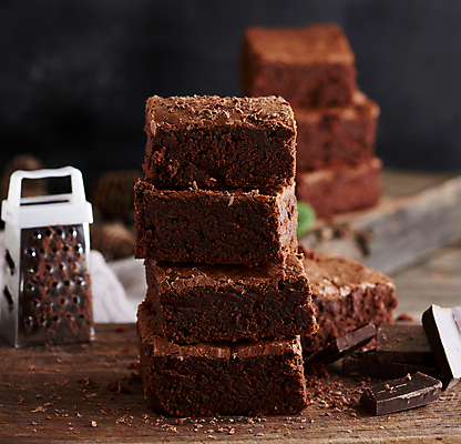 포토 JPG 해외이미지 빵 검은배경 디저트 사람없음 쌓기 초코케이크 브라우니 맛있는 해외포토 음식 백그라운드 모션 케이크 검은색 파일형식