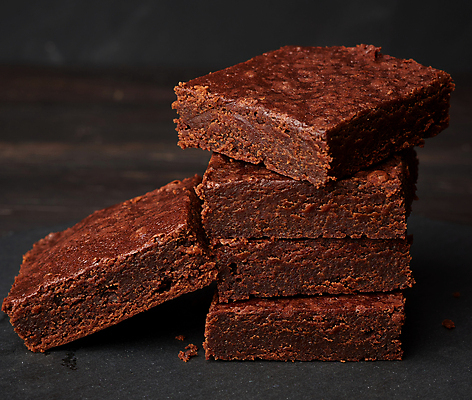 포토 JPG 해외이미지 빵 검은배경 디저트 사람없음 쌓기 초코케이크 브라우니 맛있는 해외포토 음식 백그라운드 모션 케이크 검은색 파일형식