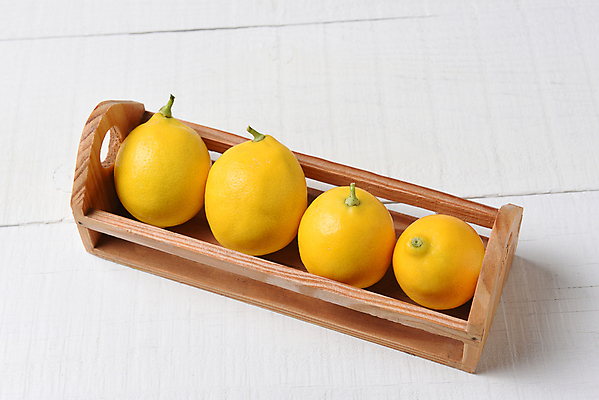 포토 JPG 해외이미지 실내 사람없음 나무상자 레몬 흰배경 담기 해외포토 백그라운드 과일 모션 내부 상자 흰색 파일형식