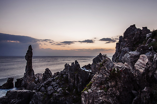포토 JPG 주간 구름 바다 하늘 사람없음 야외 일출 강원도 동해 추암 국내포토 자연요소 한국 노을 바위_돌 파일형식