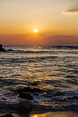 포토 JPG 주간 구름 바다 사람없음 야외 태양 일출 강원도 동해 추암 국내포토 자연요소 한국 노을 바위_돌 파일형식