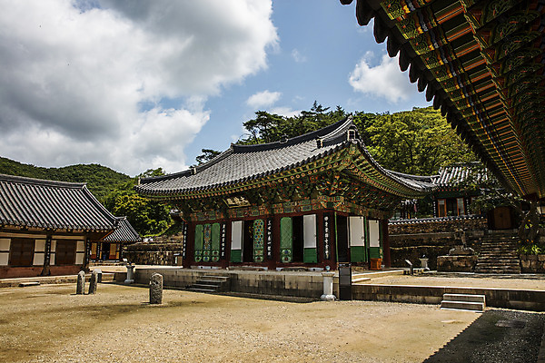 포토 JPG 주간 하늘 산 풍경 사람없음 야외 사찰 전라남도 국내여행 영광군 국내포토 자연요소 여행 종교건축 전라도 파일형식