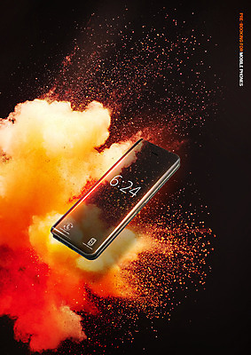 PSD 편집이미지 사람없음 빨간색 스마트폰 시간 폭발 가루 더스트파티클 흩어짐 이미지편집 컬러 컨셉 핸드폰 스마트기기 파일형식