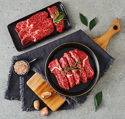 포토 JPG 스튜디오촬영 음식 잎 식재료 회색배경 실내 마늘 생고기 육류 사람없음 하이앵글 소고기 식탁보 소금 나무도마 토시살 플랫레이 국내포토 식물 뷰포인트 백그라운드 채소 도마 내부 목재 회색 플랫 파일형식