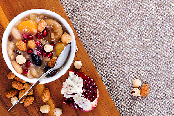 포토 JPG 해외이미지 과일 사람없음 견과류 서빙 머리위 아몬드 석류 푸딩 대각선 헤이즐넛 카피스페이스 해외202004 해외202105 튀르키예 해외포토 아시아 선 디저트 공백 파일형식