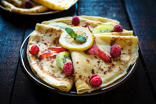 포토 JPG 해외이미지 과일 사람없음 초콜릿 튀김 프라이팬 브런치 산딸기 솜털 팬케이크 해외202004 해외202105 해외포토 음식 주방용품 디저트 케이크 식사 파일형식